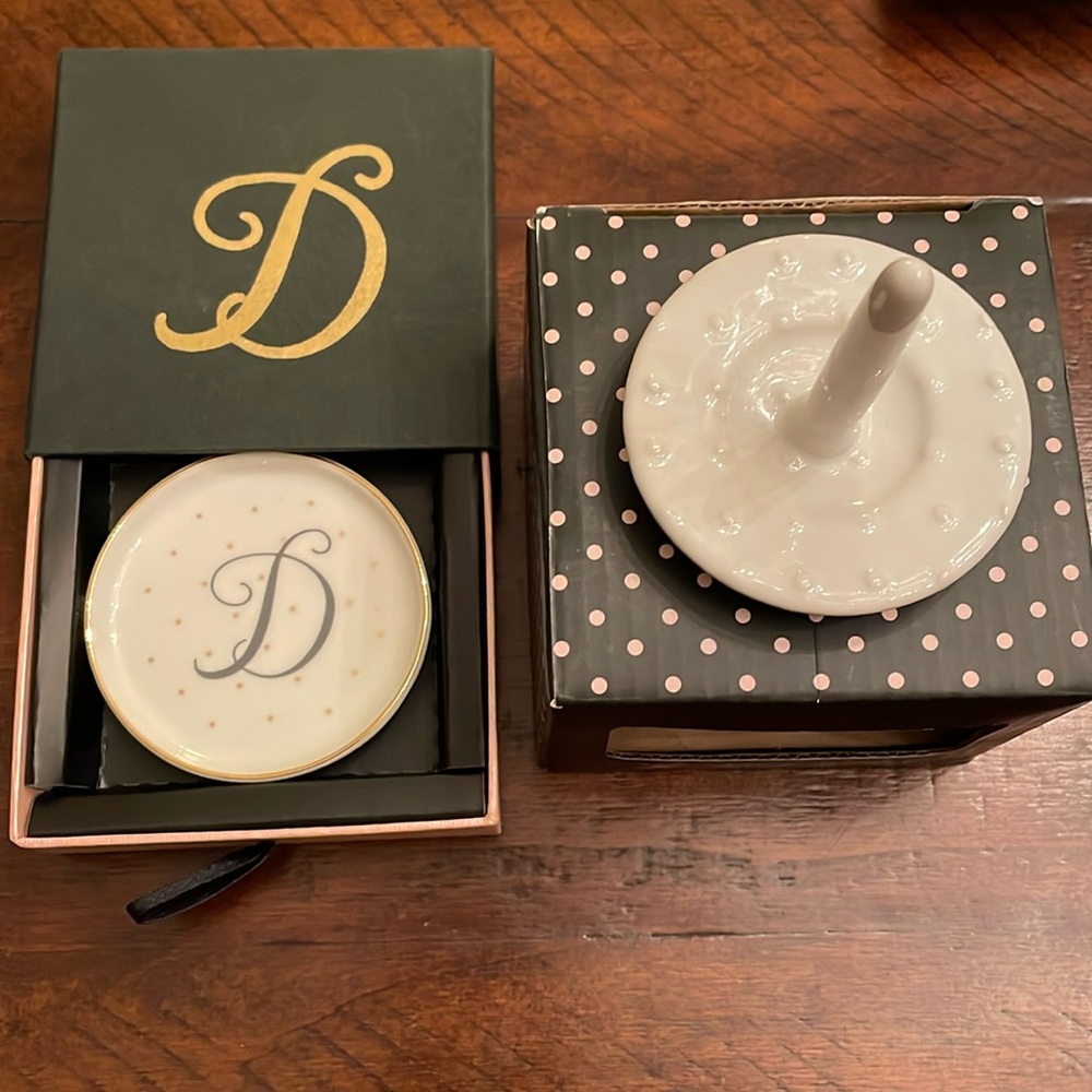 Ring holder and small jewelry dish with the letter, D on the jewelry dish